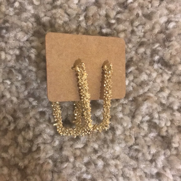 Textured rectangle gold hoops - Picture 3 of 3
